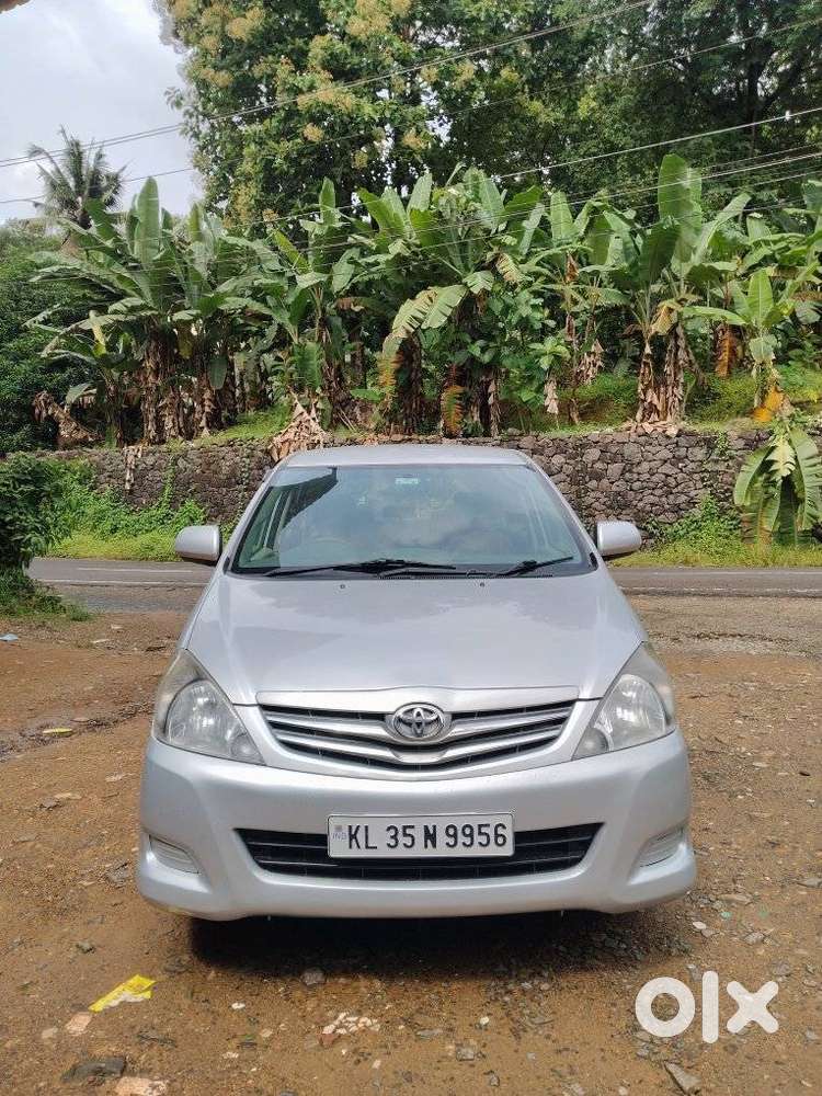 Toyota Innova 2.5 G (diesel) 8 Seater, 2012, Diesel