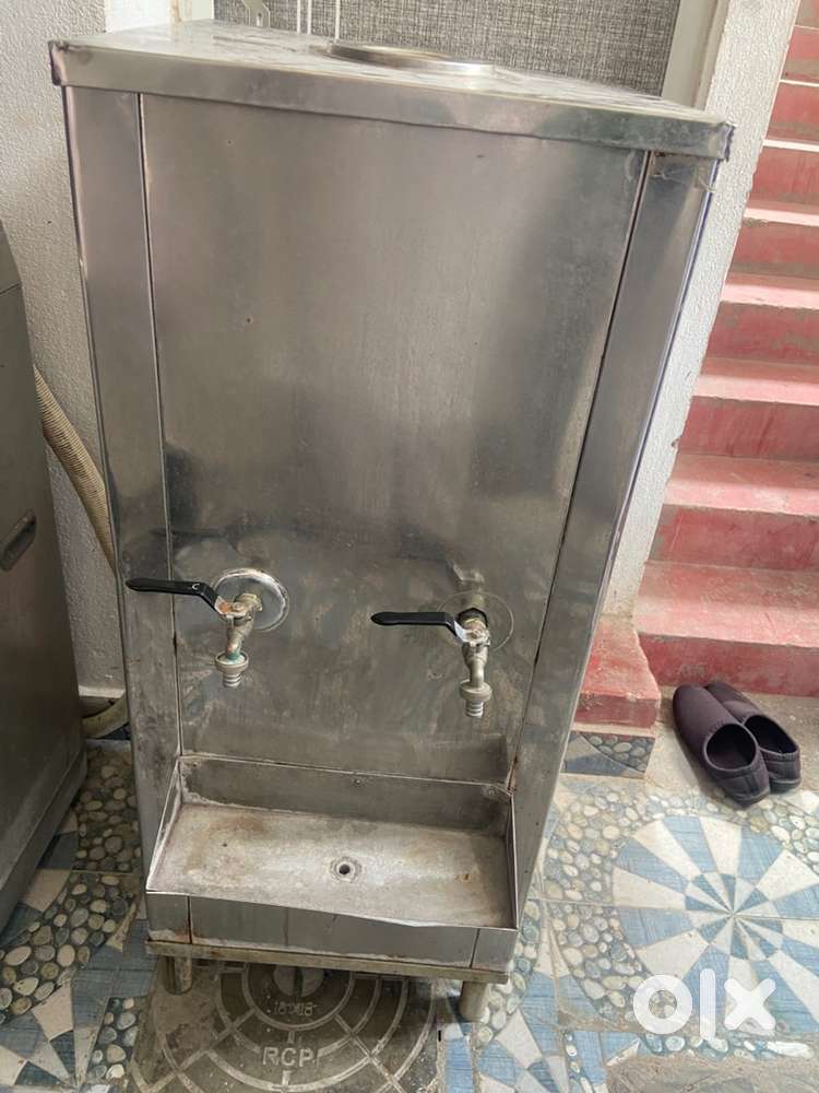 Water fridge for using hotels