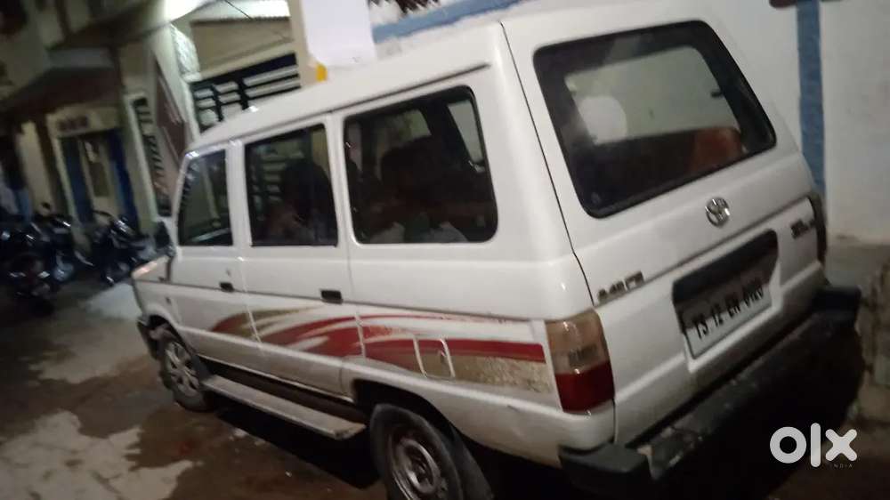 Toyota Qualis 2004 Diesel Well Maintained