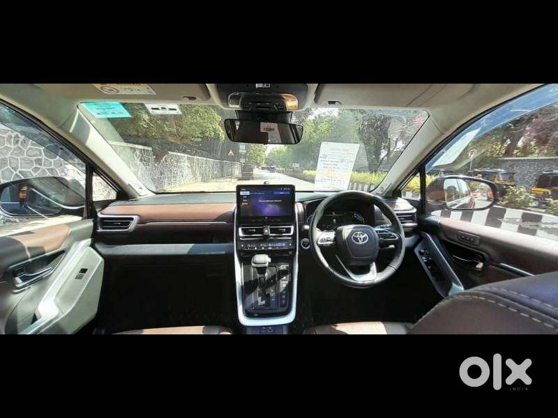 Toyota Innova Hycross 2.0 Zx (o) Hybrid 7 Str, 2023, Petrol