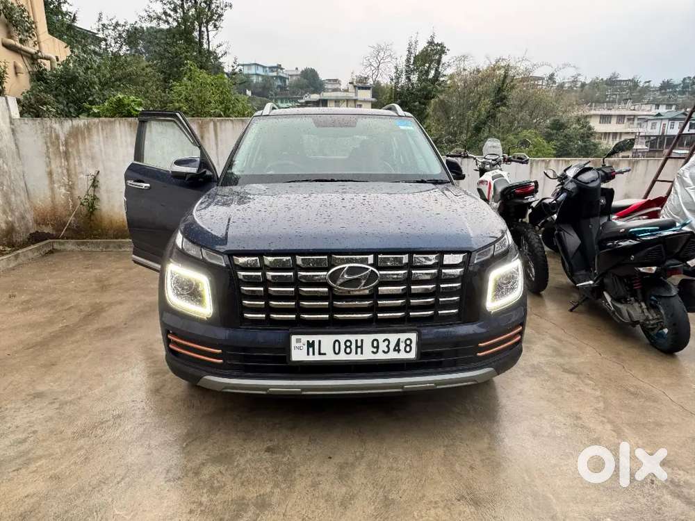 Hyundai Venue 2022 Petrol 38850 Km Driven