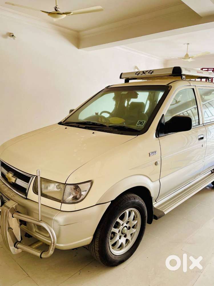 Tavera Private Passing Car