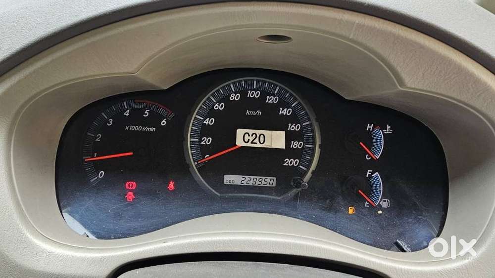 Toyota Innova 2.5 Vx 8 Seater Bs Iv, 2013, Diesel