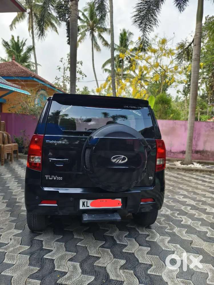 Mahindra Tuv 300 2017  T8