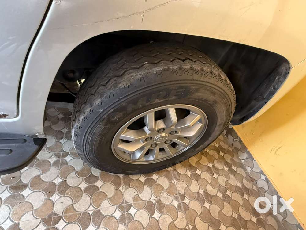 Mahindra Tuv 300 T10, 2018, Diesel