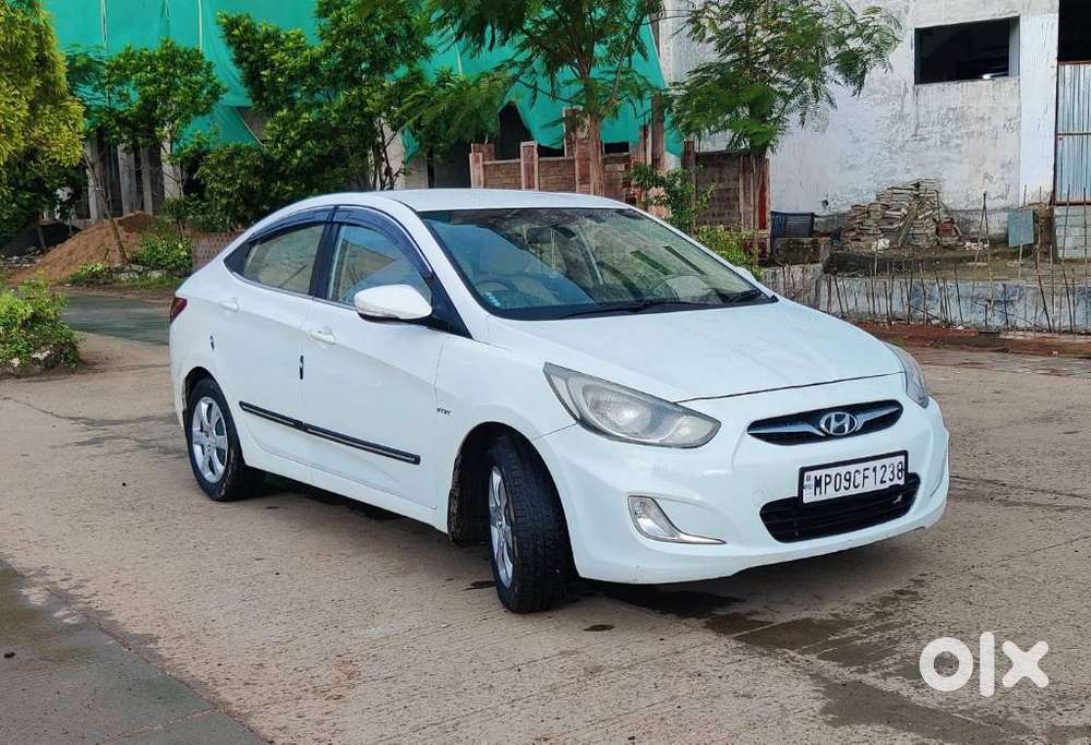 Hyundai Verna Fluidic 1.6 Vtvt Sx Opt, 2012, Petrol