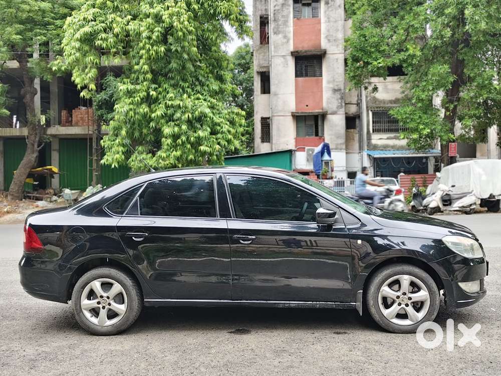Skoda Rapid Elegance 2012