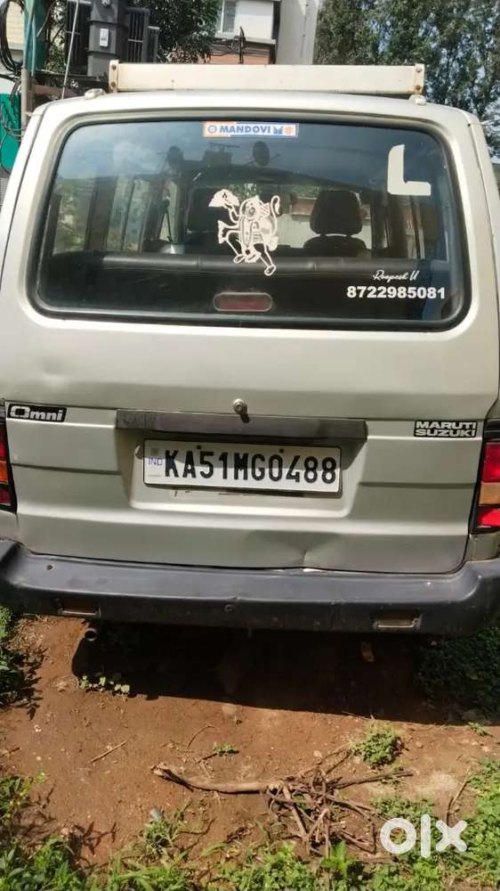 Omini 8 Seater Van