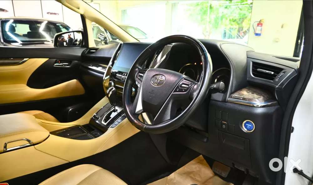 Toyota Vellfire, 2023, Petrol