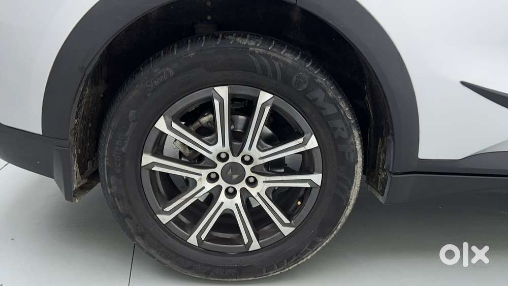 Mahindra Xuv700 2.0 Ax 7 Petrol At Luxury Pack Str, 2023, Petrol