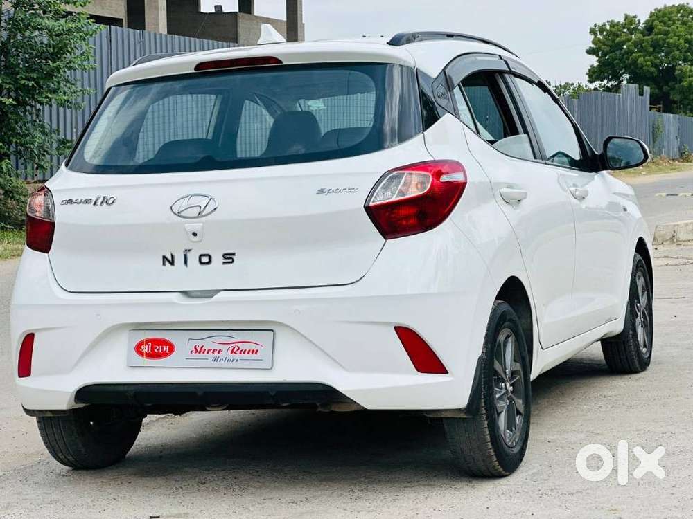 Hyundai Grand I10 Nios Sportz 1.2 At, 2020, Petrol