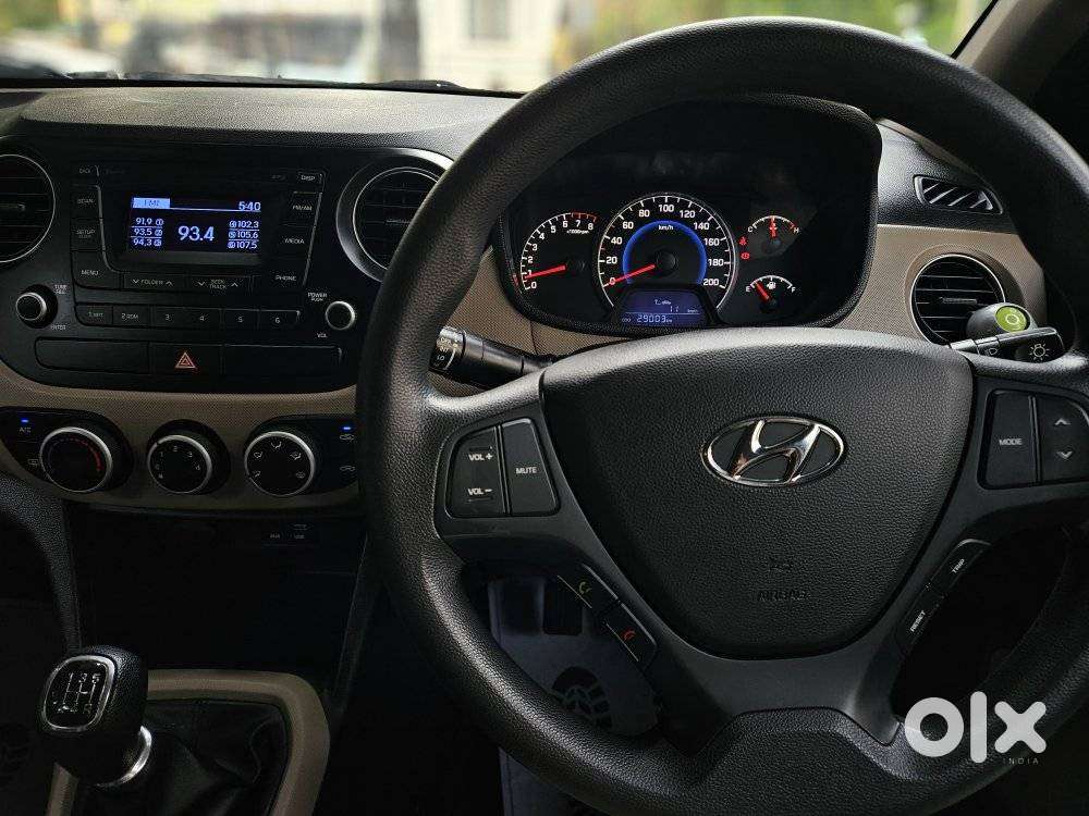 Hyundai Grand I10 Sportz, 2016, Petrol