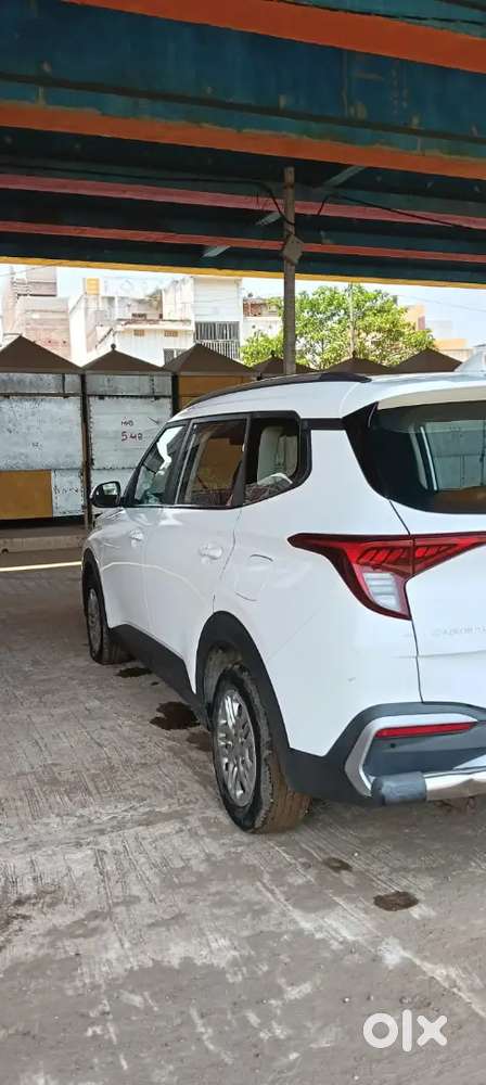 Kia Carens 2022 Petrol 58725 Km Driven