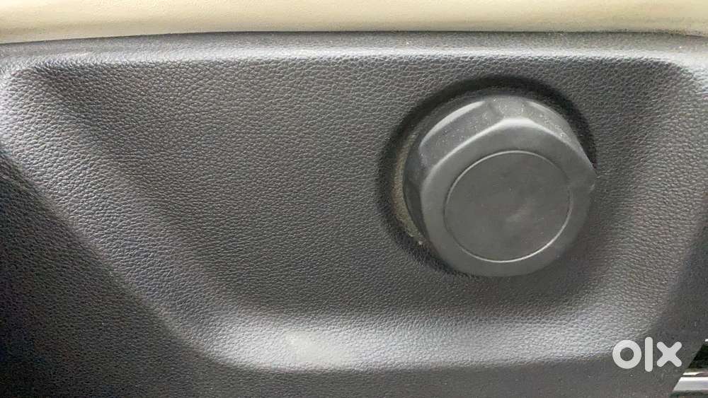 Mahindra Xuv700 2.0 Ax 7 Petrol At Luxury Pack Str, 2023, Petrol