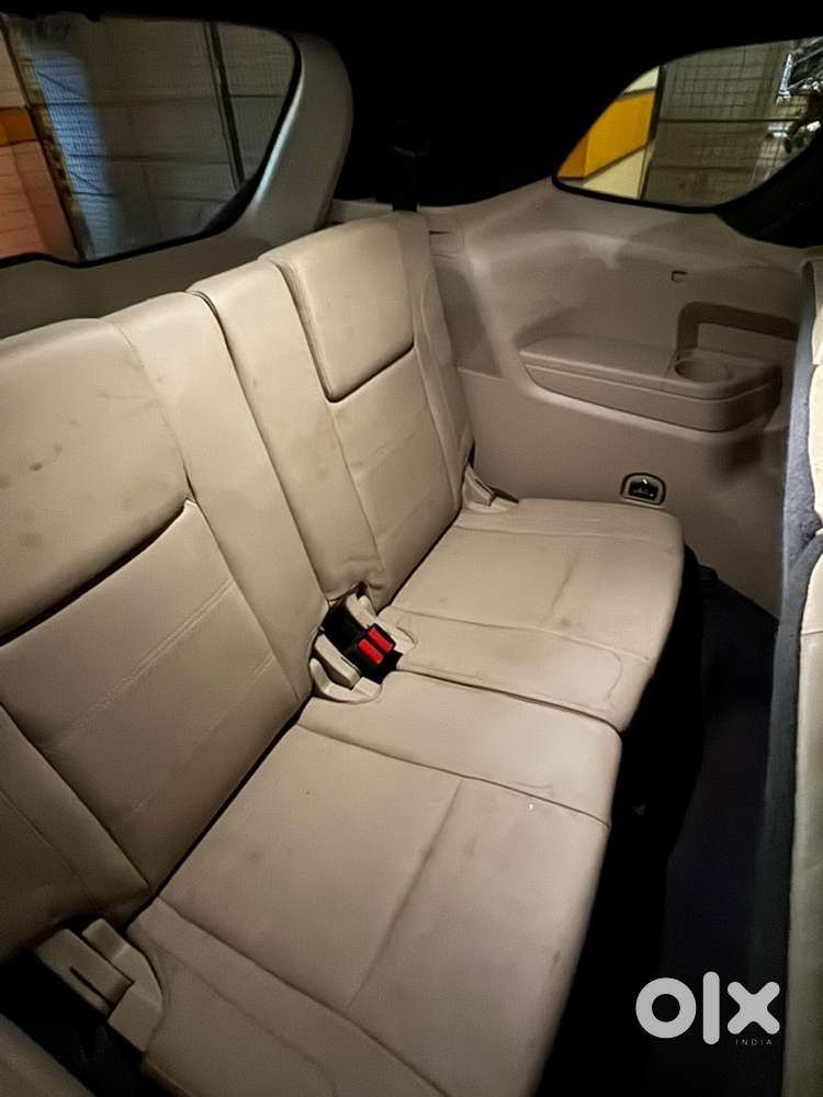 Ford Endeavour Titanium 3.2 4x4 At. Complete Showroom Maintained