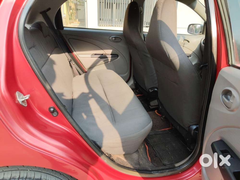 Toyota Etios Liva 2011-2012 G, 2011, Petrol