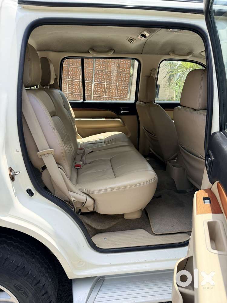 Ford Endeavour 2.5 4x2 Mt, 2012, Diesel