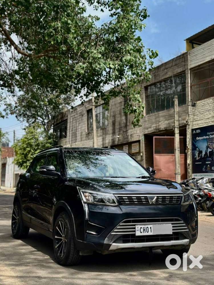 Mahindra Xuv300 W8 Option Dual Tone Diesel, 2023, Diesel