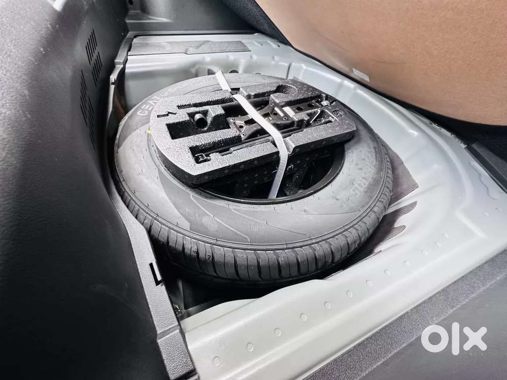 Skoda Kylaq Signature Plus At, 2025, Petrol