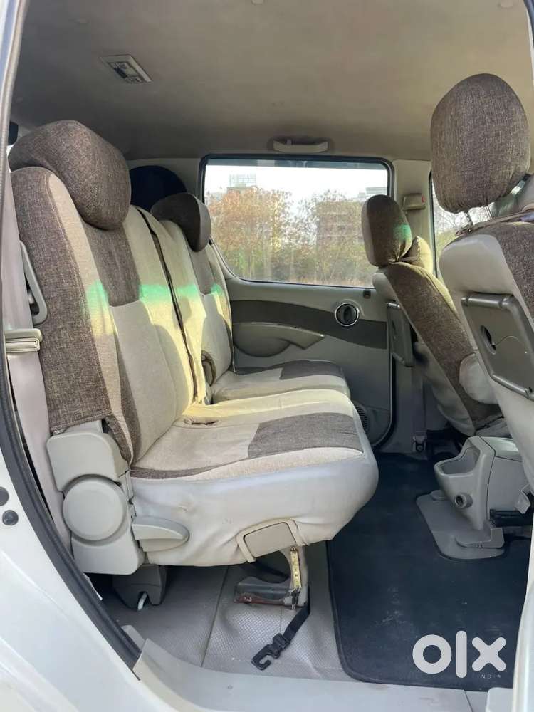 Mahindra Quanto C8