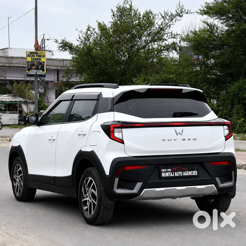 Mahindra Xuv 3xo Ax5 Pm Mt, 2025, Petrol