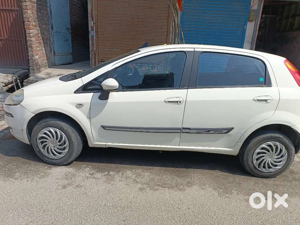 Fiat Punto 2011 Petrol 51000 Km Driven (family Car)