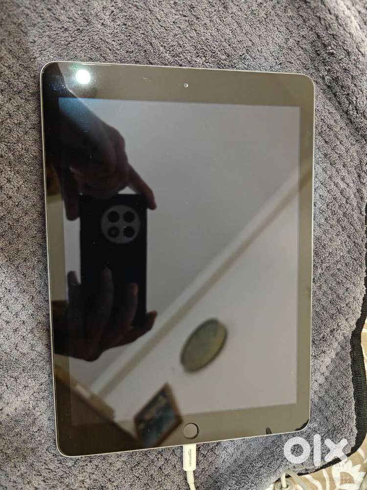 Ipad 5th Gen WiFi 32GB Space grey - Tablets - 1827381386