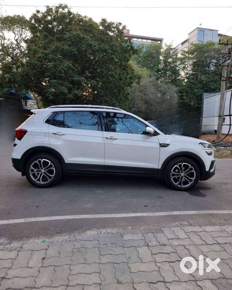 Skoda Kushaq 1.0 Tsi Style At (6 Airbags), 2021, Petrol
