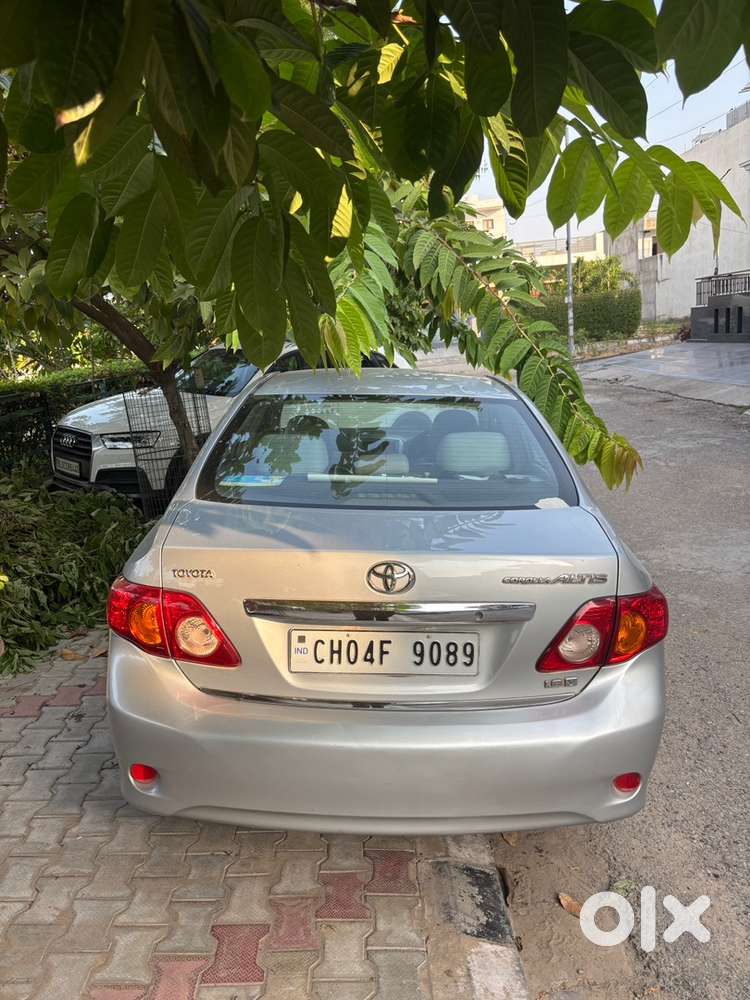 Toyota Corolla Altis Petrol 2009