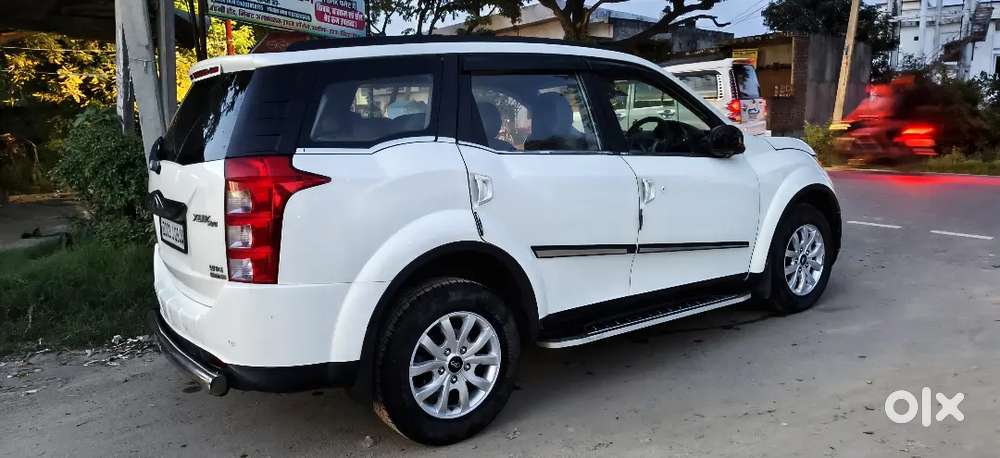 Mahindra Xuv500 W10  Sunroof Top Model 2016 Diesel