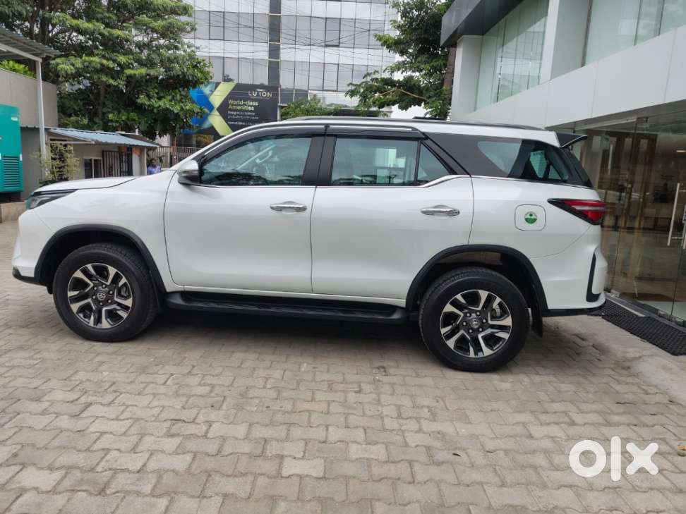 Toyota Fortuner Legender 4x4 At 2.8, 2025