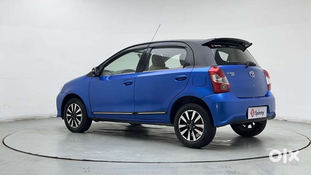 Toyota Etios Liva V Dual Tone, 2017, Petrol