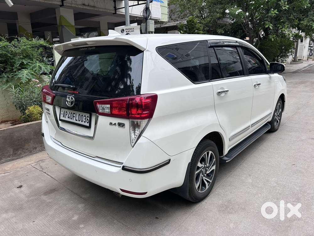 Toyota Innova Crysta 2.4 G Mt 7 Str, 2025, Diesel