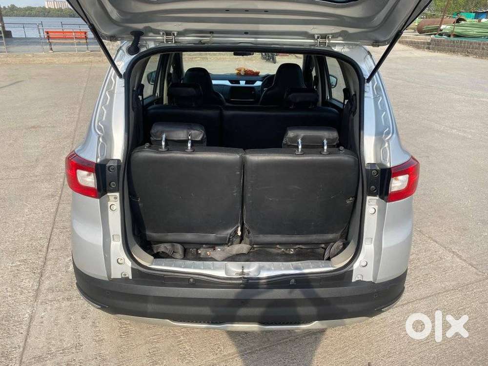 Renault Triber Rxz, 2023, Petrol