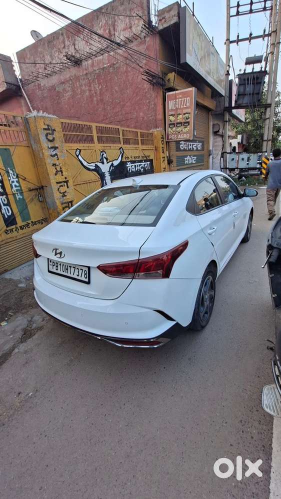 Hyundai Verna 2022 Diesel 40000 Km Driven Well Maintained