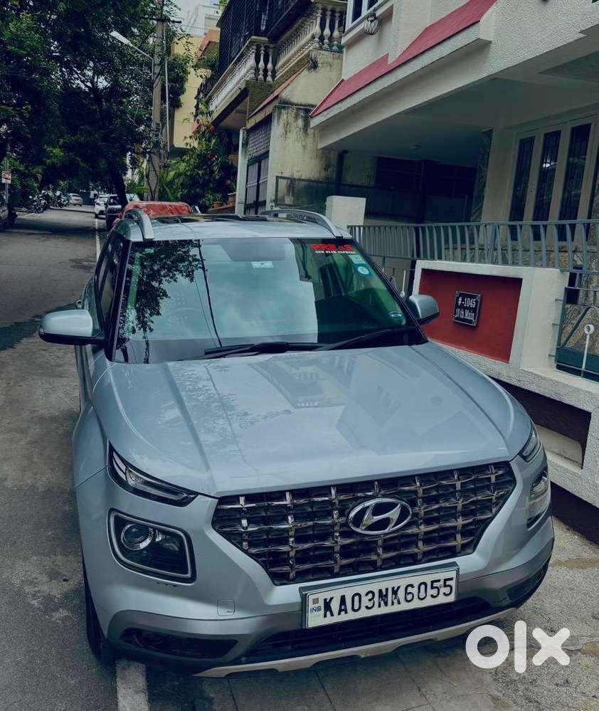 Hyundai Venue 2021 Petrol Well Maintained