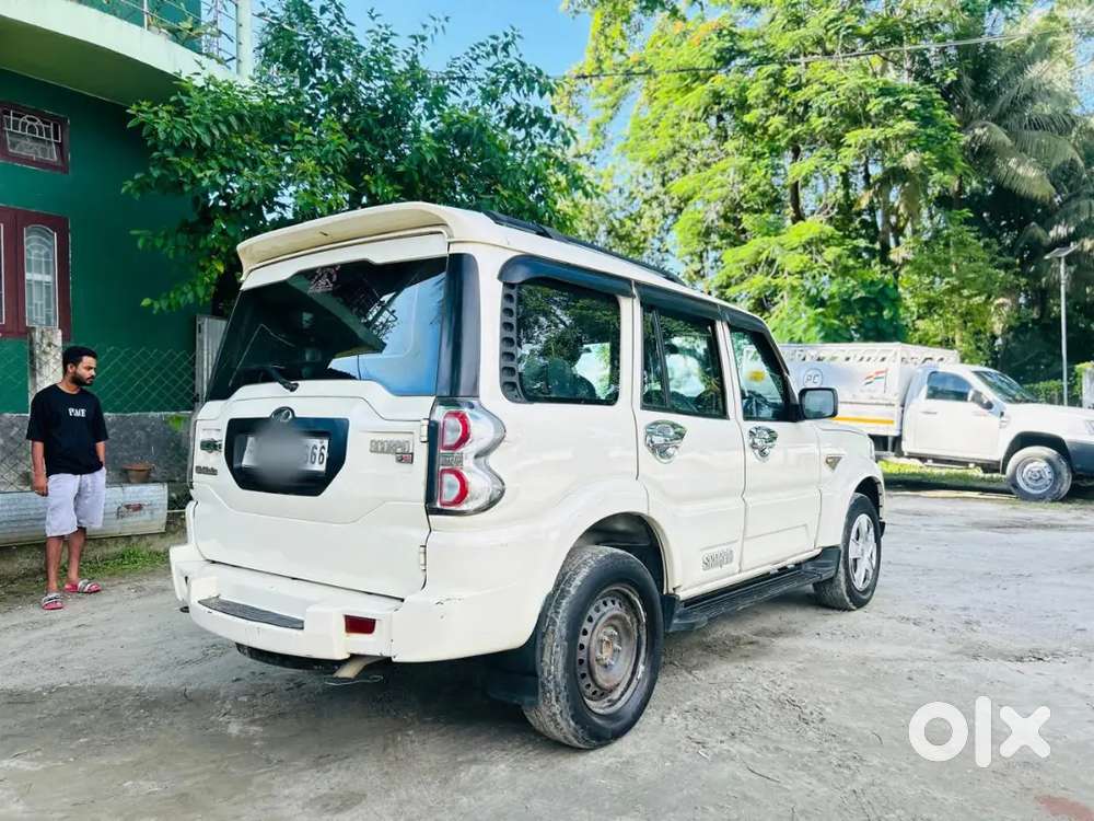 Mahindra Scorpio S6 Plus 2018