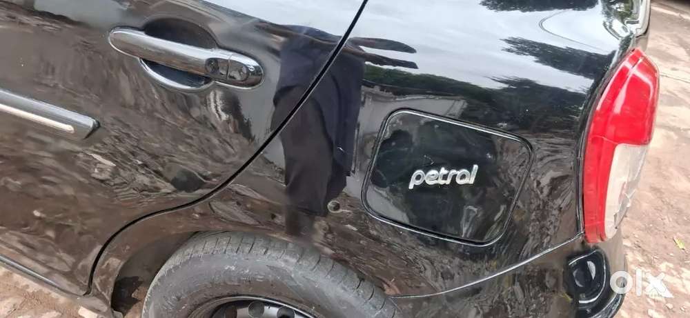 Nissan Micra Petrol+cng 2011