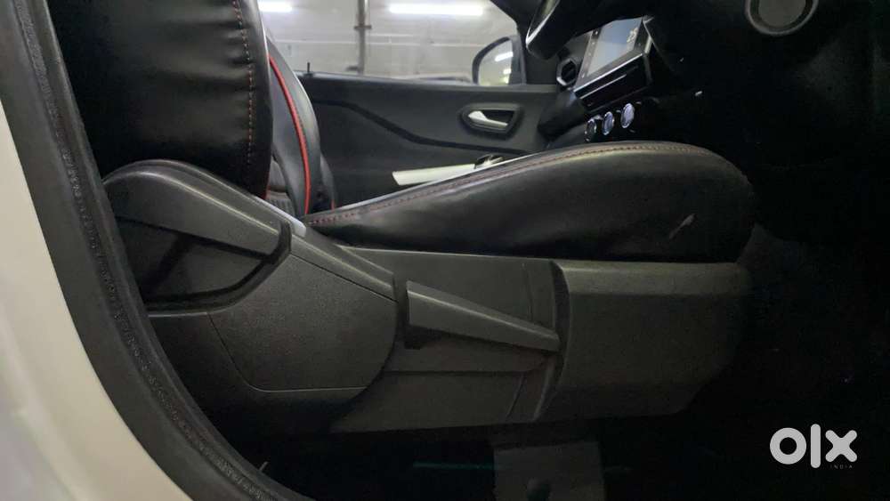 Nissan Magnite 1.0 Xv Turbo Cvt, 2020, Petrol