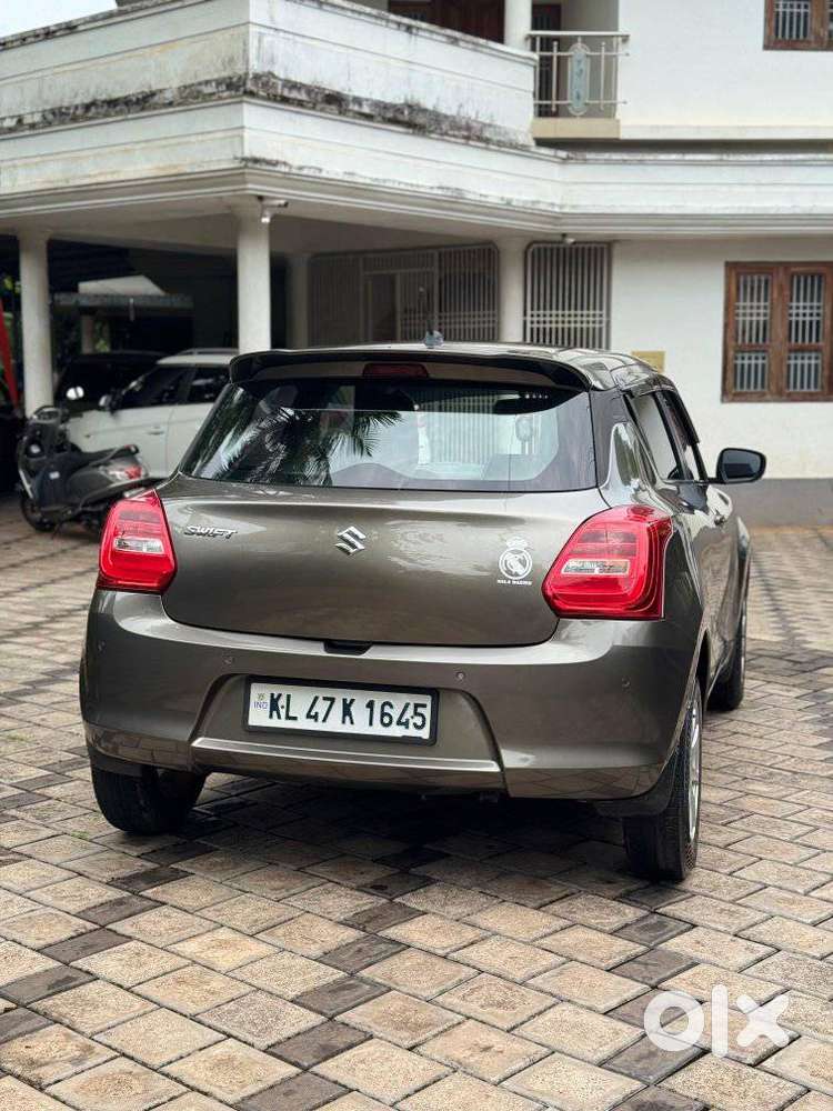 Maruti Suzuki Swift Vxi + Manual, 2021, Petrol