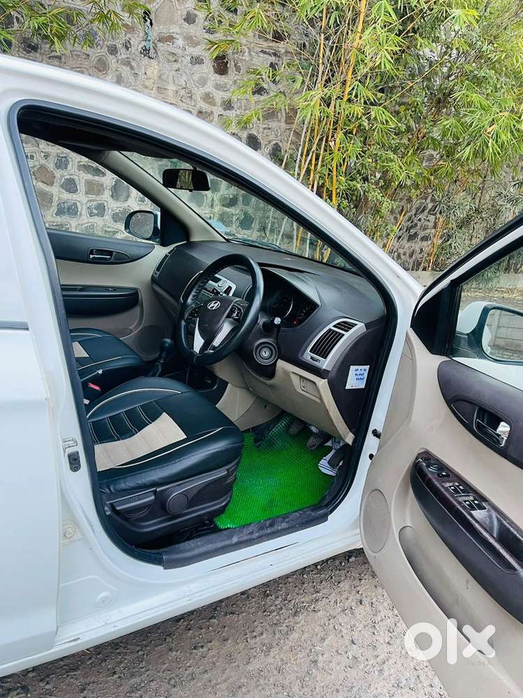 Hyundai I20 Petrol Manual 2011