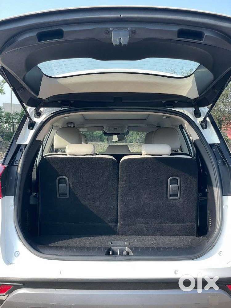 Mahindra Xuv700 2.0 Ax 7 Petrol At Luxury Pack Str, 2024, Petrol