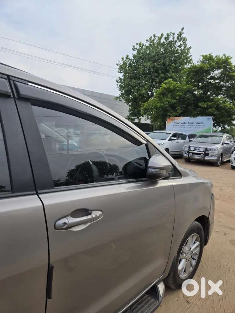 Toyota Innova Crysta 2024