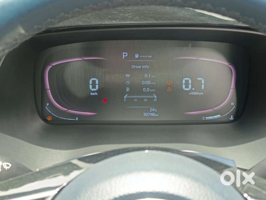 Kia Carens 1.4 Luxury Plus Dct 7 Str, 2022, Petrol
