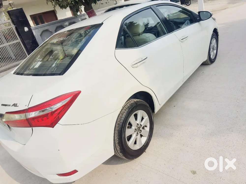 Toyota Corolla Altis 2015 Petrol Well Maintained