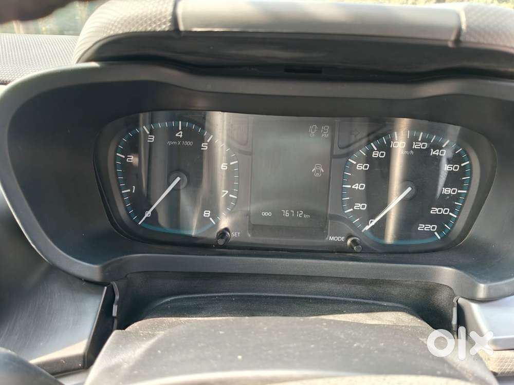 Tata Altroz 1.2 Xe, 2020, Petrol