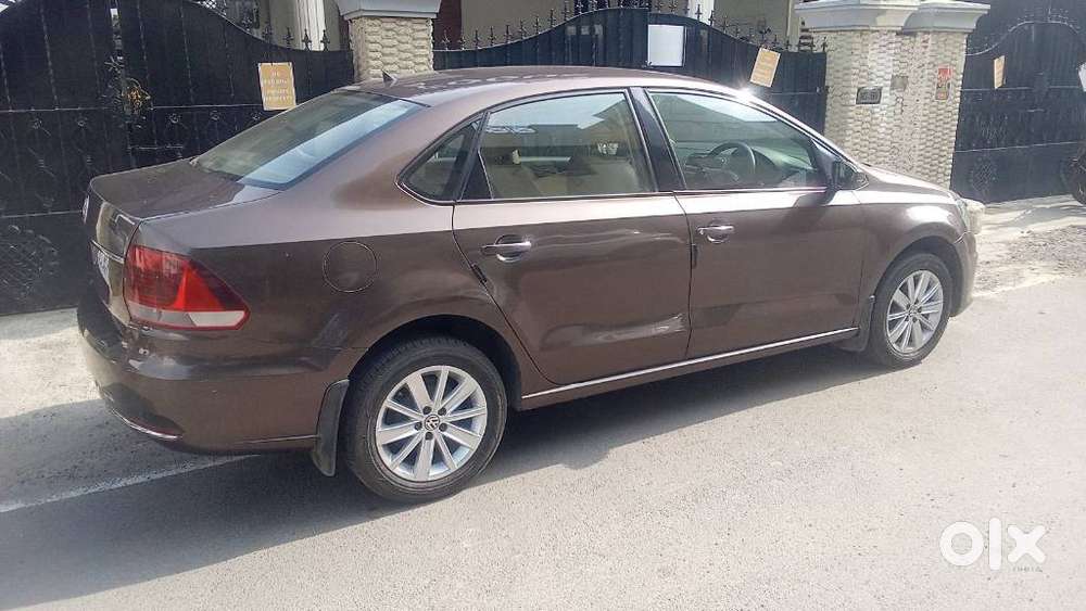 Volkswagen Vento Celeste 1.6 Highline, 2016, Petrol