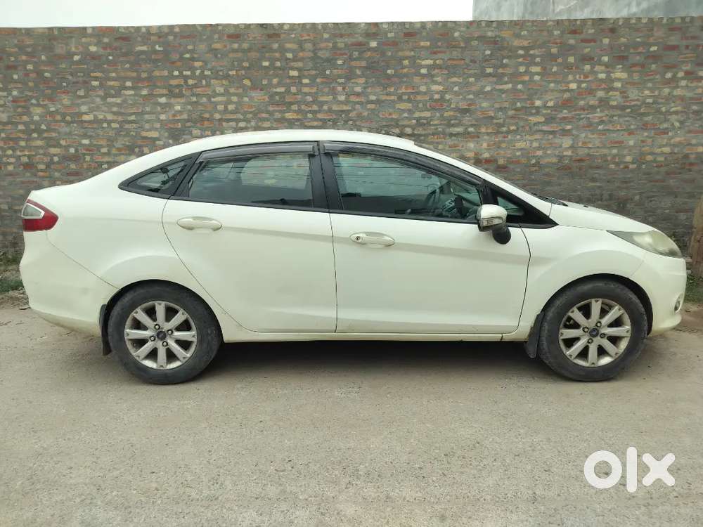 Ford Fiesta 2012 Cng & Hybrids 72000 Km Driven