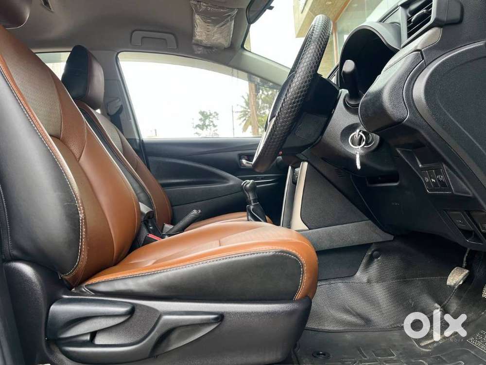 Toyota Innova Crysta 2.4 G Mt 7 Str, 2023, Diesel