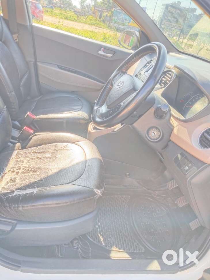 Hyundai Grand I10 Sportz, 2016, Petrol